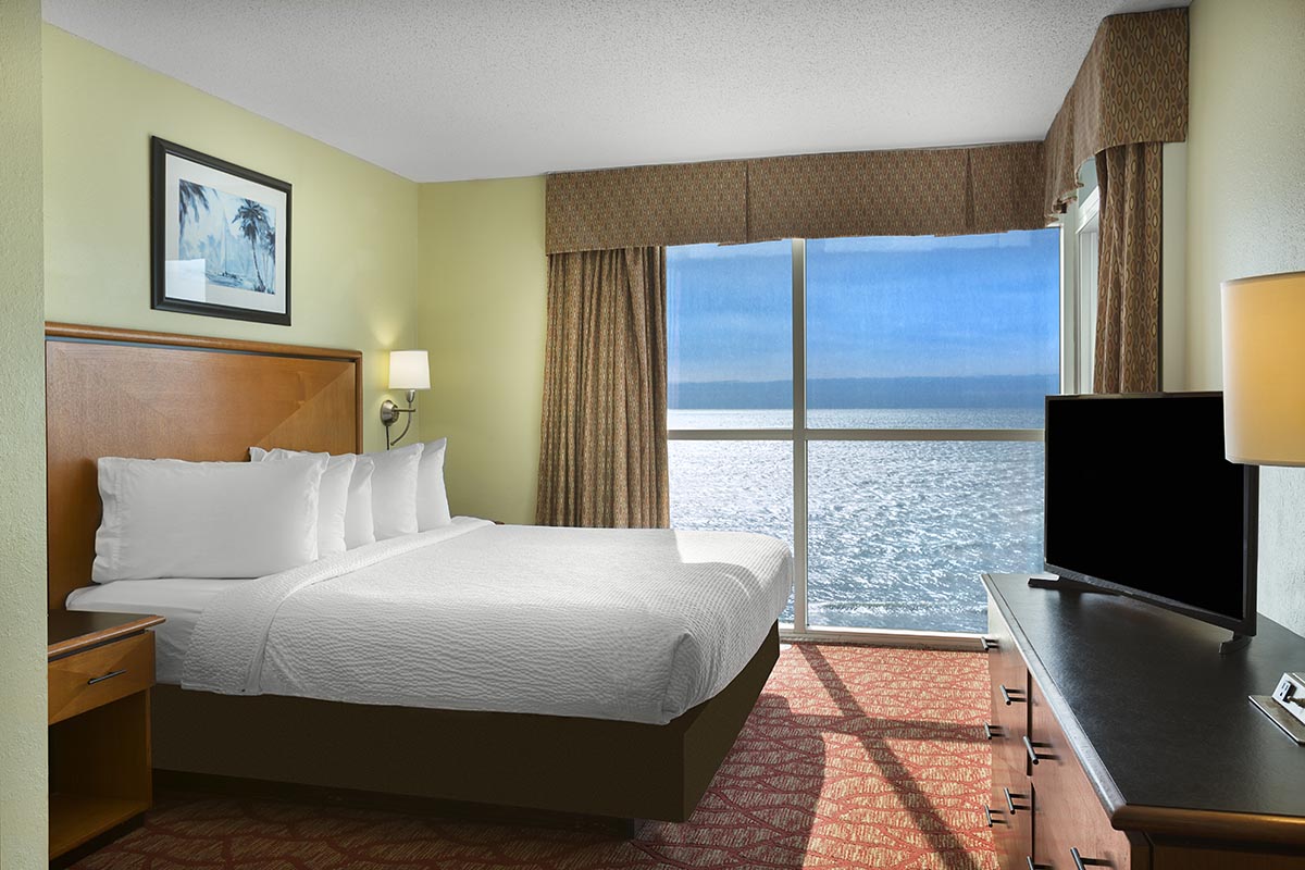 Bay View Oceanfront 2 Bedroom Condo 