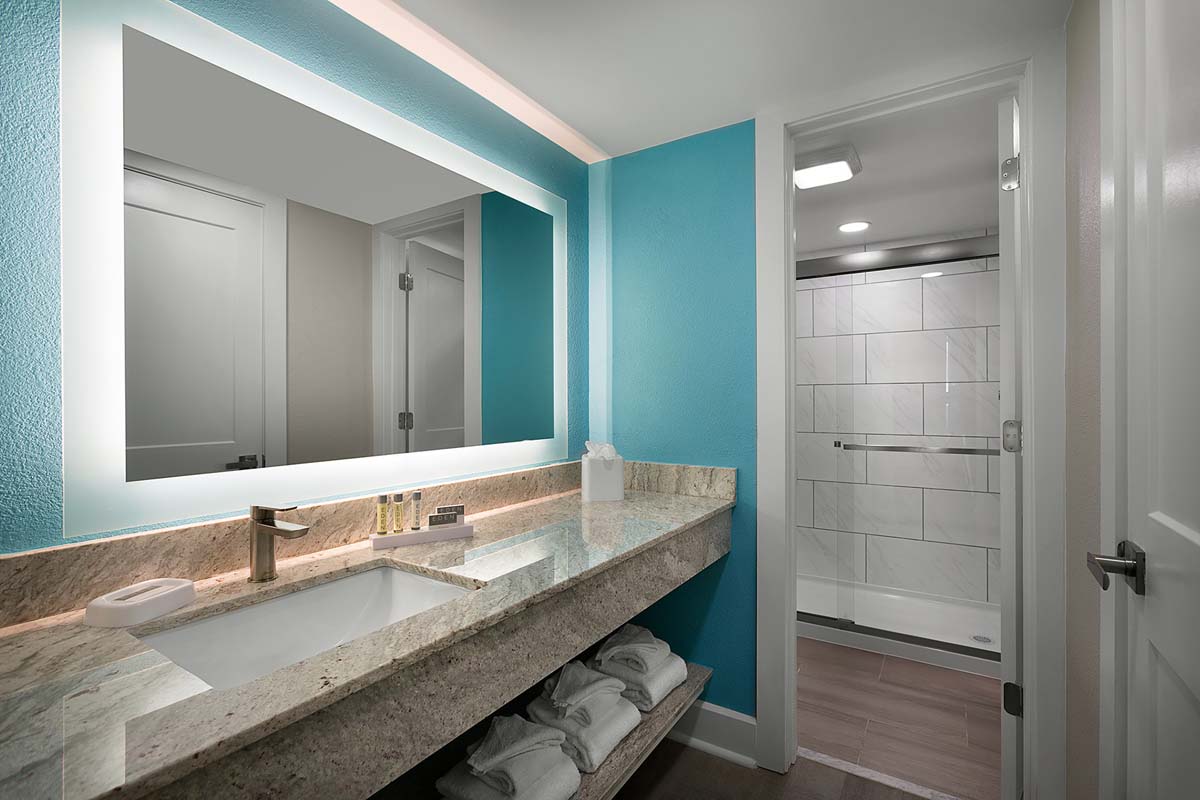 Grande Cayman Oceanfront 3 Bedroom Condo Master Bathroom 