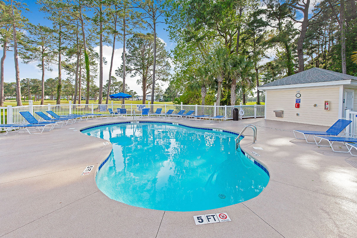 Magnolia Pointe Outdoor Pool 7 001 