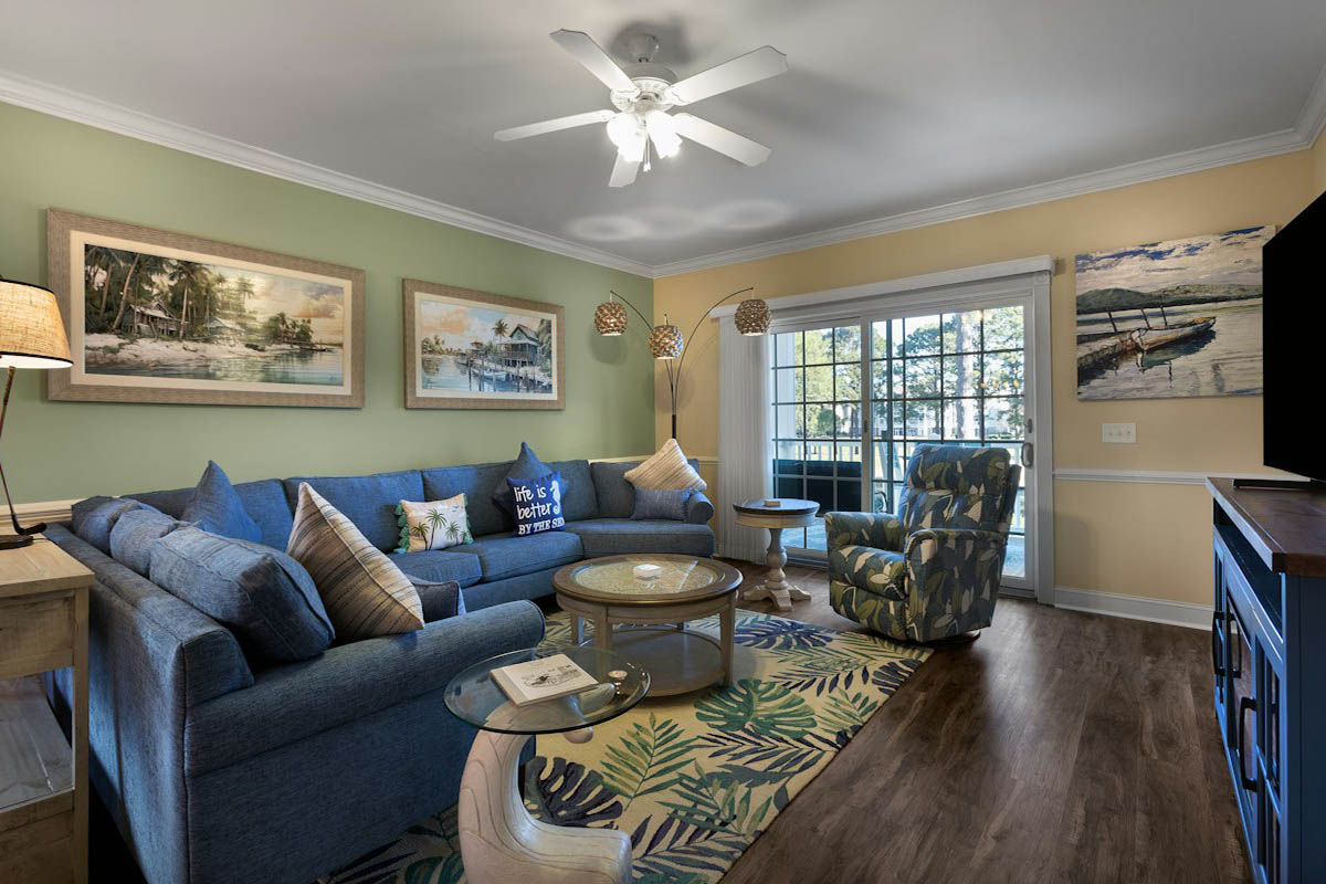 Myrtlewood Magnolia Pointe 4887 201 Living Room Overview 