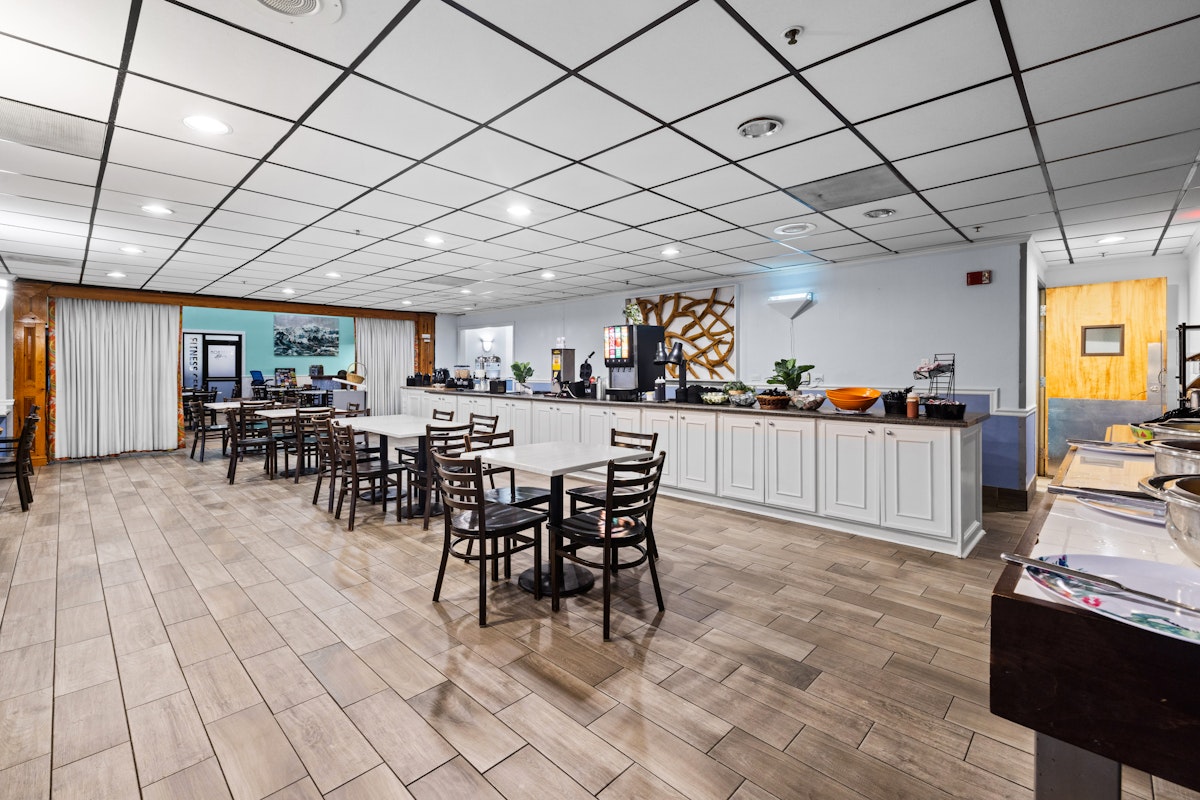 Monterey Bay Breakfast Interior 4 