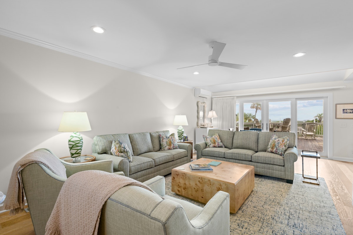 Breakers Reef 5c 02 Living Room 